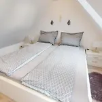 Urgemuetliche Maisonnette Mit Klimaanlage By Interhome