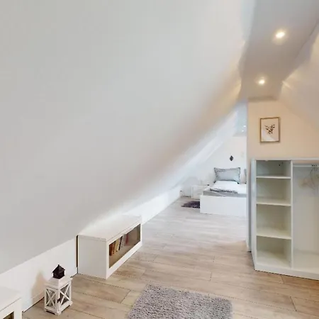 Urgemuetliche Maisonnette Mit Klimaanlage By Interhome Daire Bielefeld