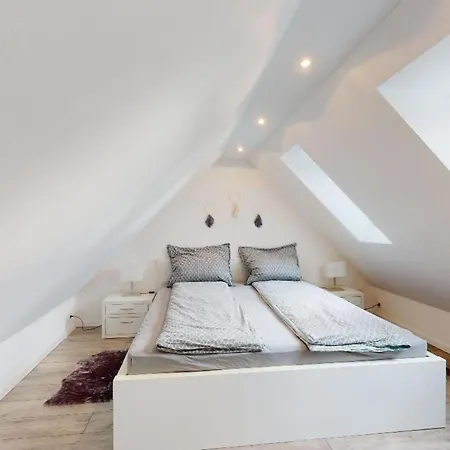 Urgemuetliche Maisonnette Mit Klimaanlage By Interhome Daire *